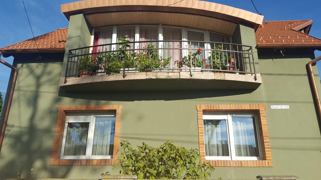 Szigeti Apartmanhaz Πετς Εξωτερικό φωτογραφία